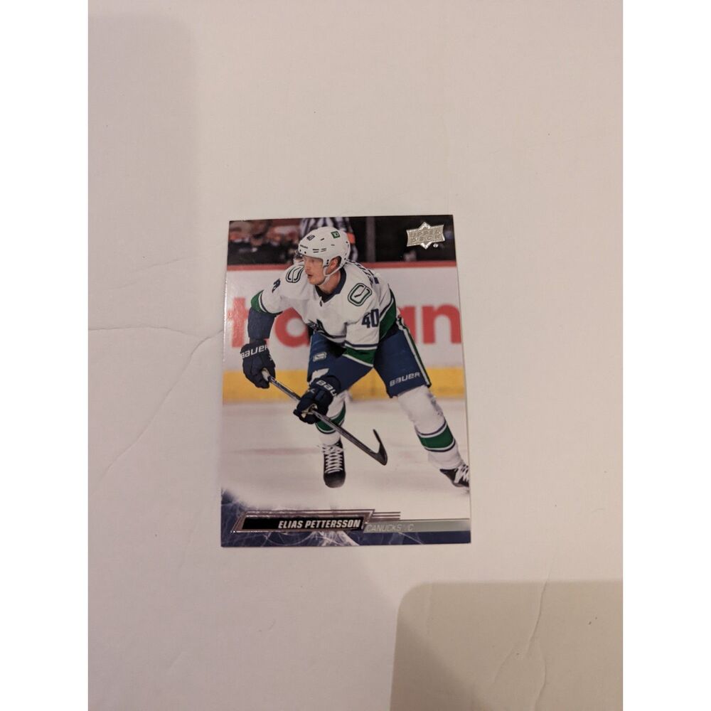2022-23 Upper Deck- #425 Elias Pettersson‎ Vancouver Canucks Center Card